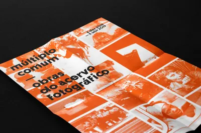 Folder da exposição Múltiplo Comum